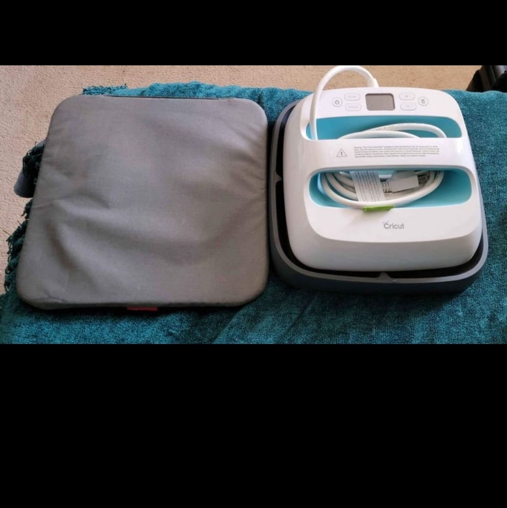 Cricut heat press w/ mat